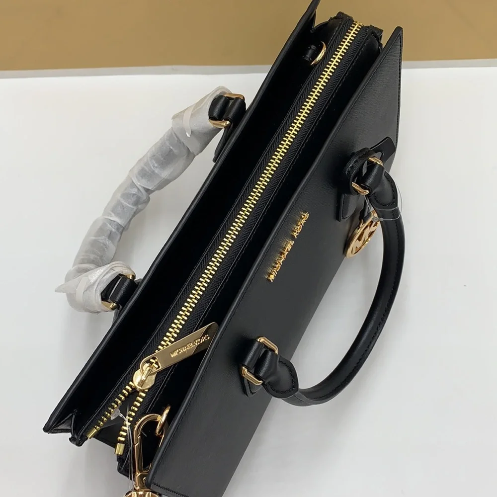 MICHAEL KORS SHEILA MEDIUM CENTER ZIP SATCHEL / CROSSBODY BLACK COLOR